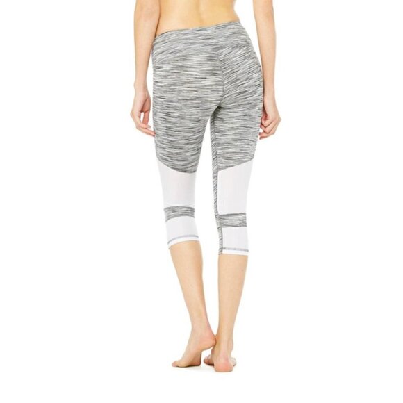 ALO Yoga Leggings M Oasis Capri in White Space Dye /White Athletic Athleisure - Picture 10 of 16